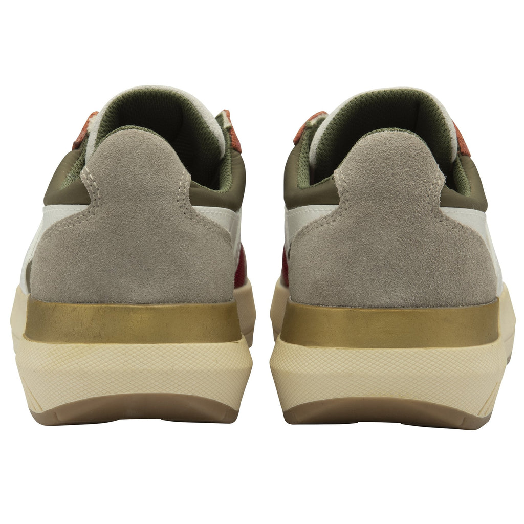 Rear view of a pair of Gola men's sneakers, with gold accents on the heels.